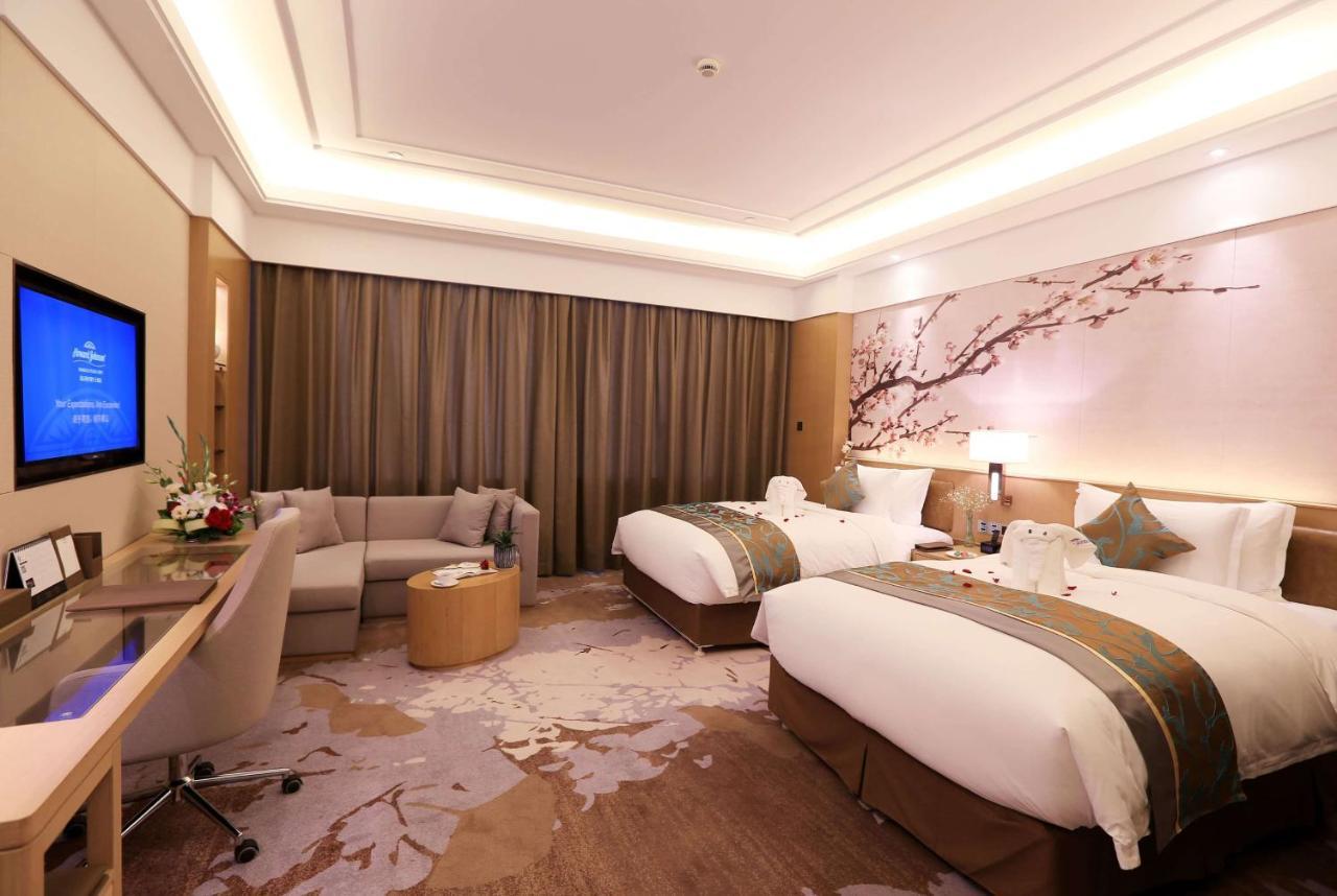 Howard Johnson Xiangyu Plaza Linyi Linyi  Eksteriør billede