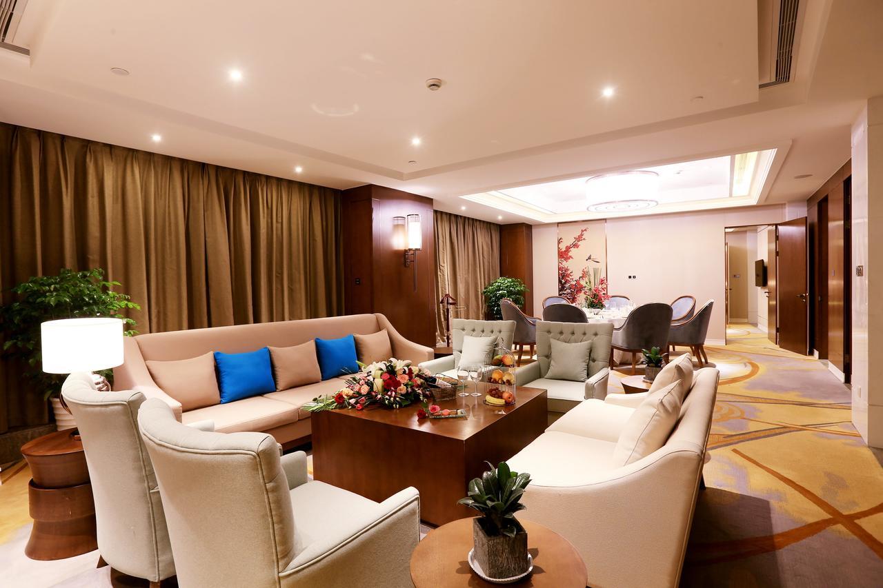 Howard Johnson Xiangyu Plaza Linyi Linyi  Eksteriør billede