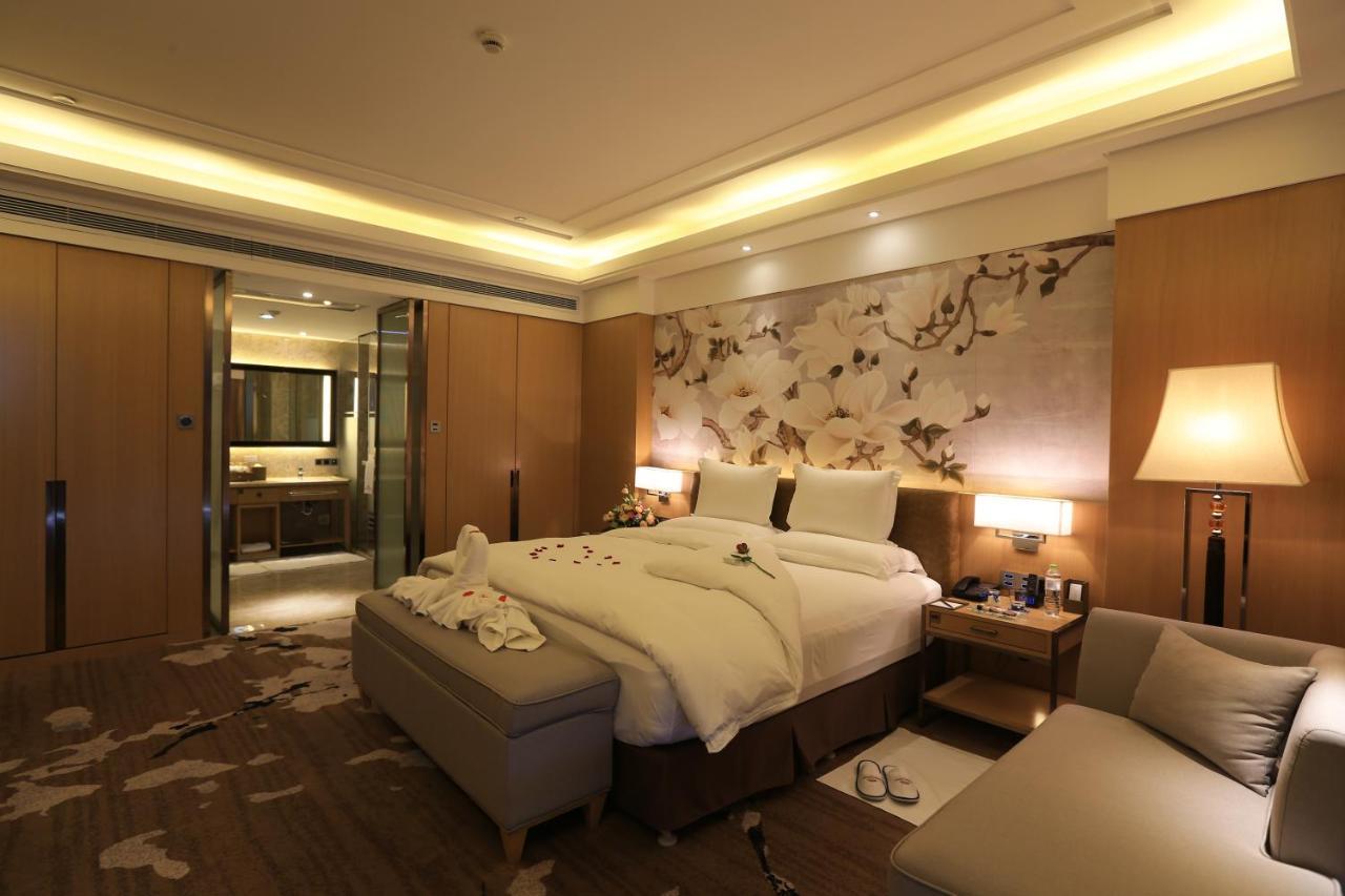 Howard Johnson Xiangyu Plaza Linyi Linyi  Eksteriør billede