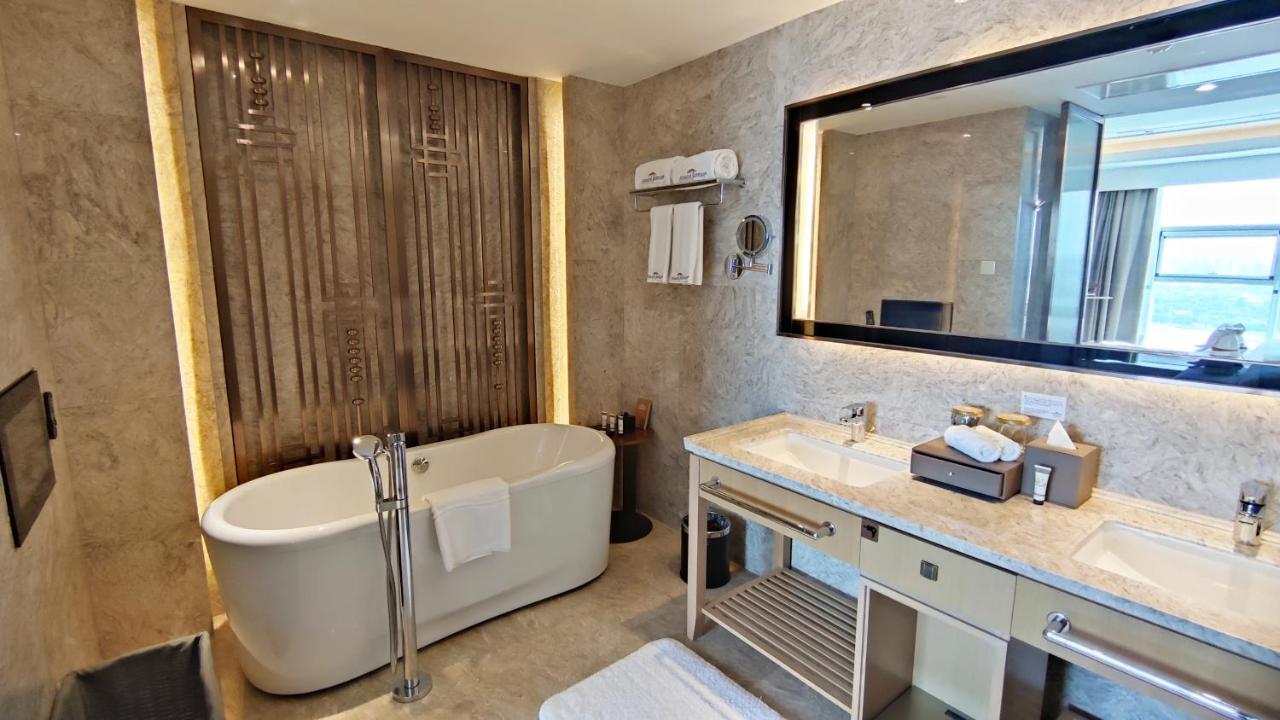 Howard Johnson Xiangyu Plaza Linyi Linyi  Eksteriør billede